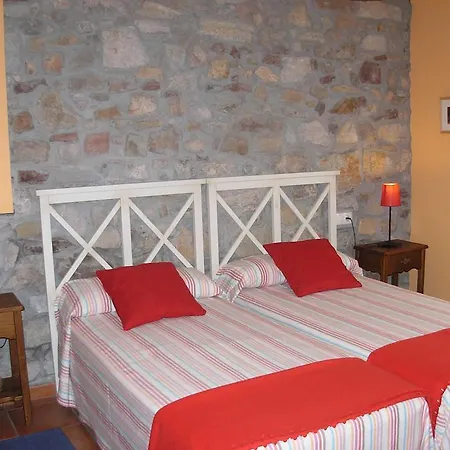 منزل ريفي La Llosa Rodre